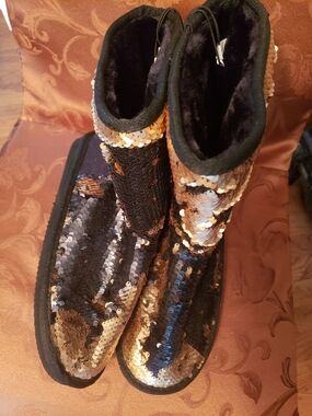 Sequin Mid-Calf Women's Boots in Black and Gold NWT